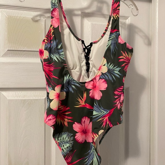 PIINK brand Bathing Suit Size Medium - Picture 2 of 5